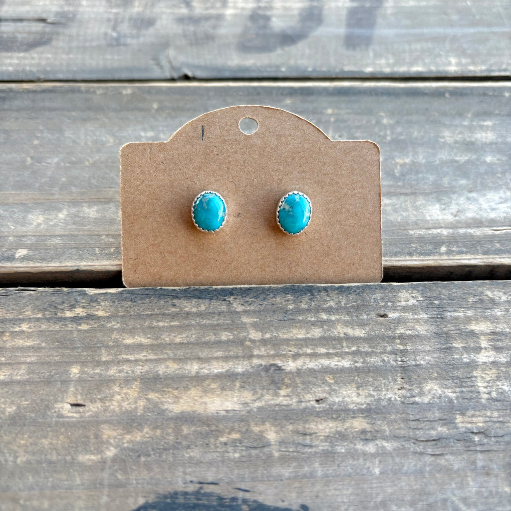 Tiny White Water Studs